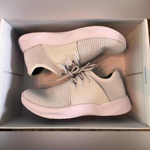 VESSI Everyday Sneaker - Picture 6 of 6